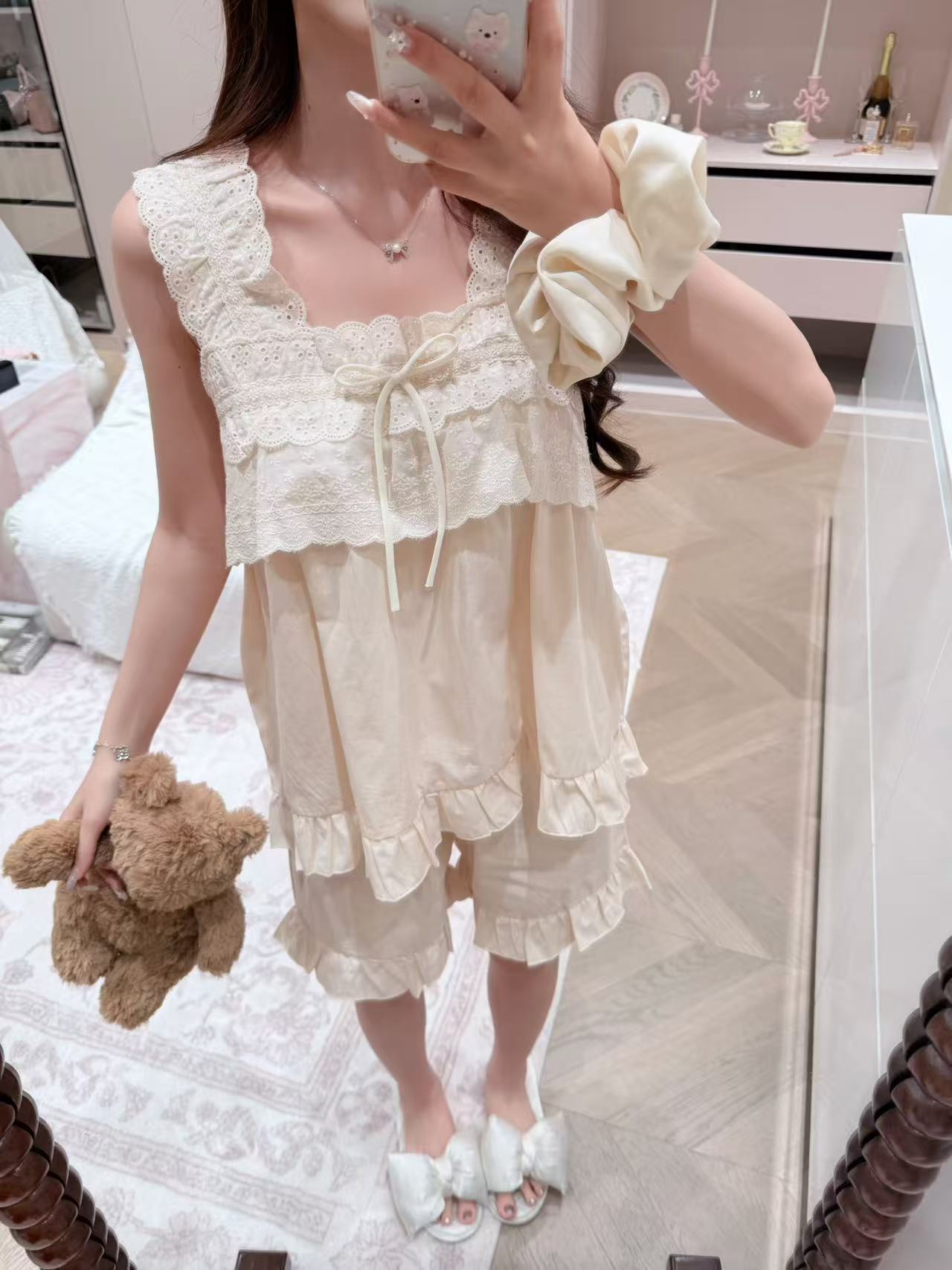 [Pajamas] Cream Lace Bow Detail 2-Piece Pajama Set (SY066)