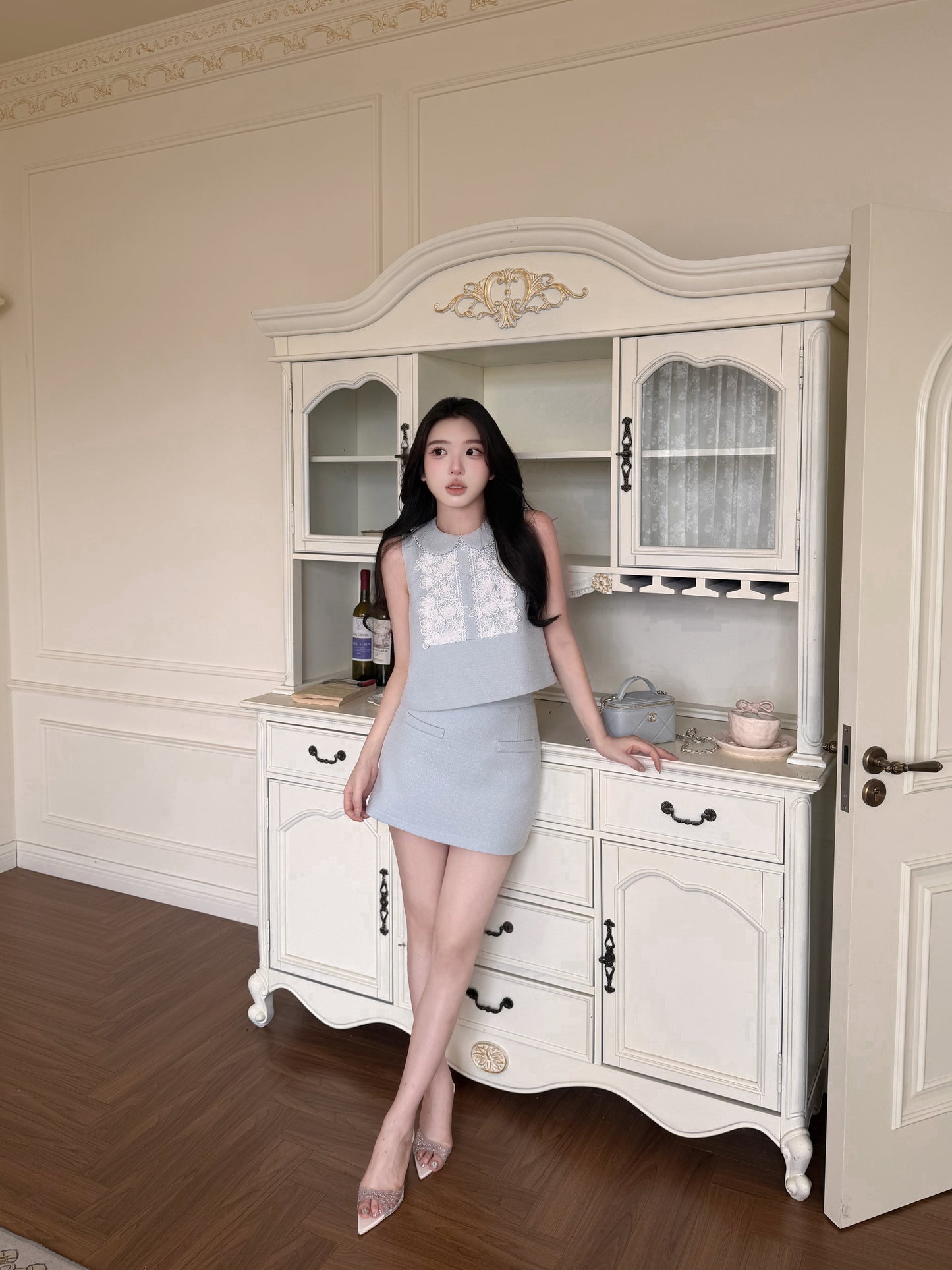 [Celebrity] Embroidered Short-sleeve Top + Skirt Set (Q1103)