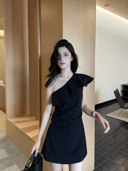 [Celebrity] Off-shoulder Designer Dress