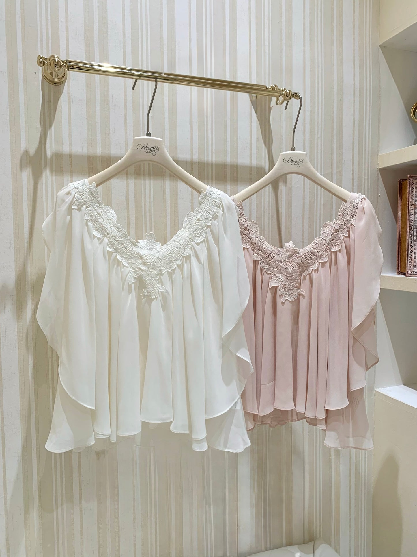 [Coquette] Chiffon Lace V-neck Blouse with Belt (Q1209)