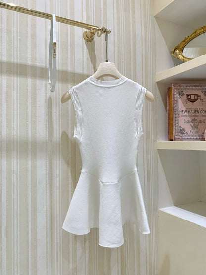 [Chic] Waist-Flare Sleeveless Knit Blouse with Belt (QF080)