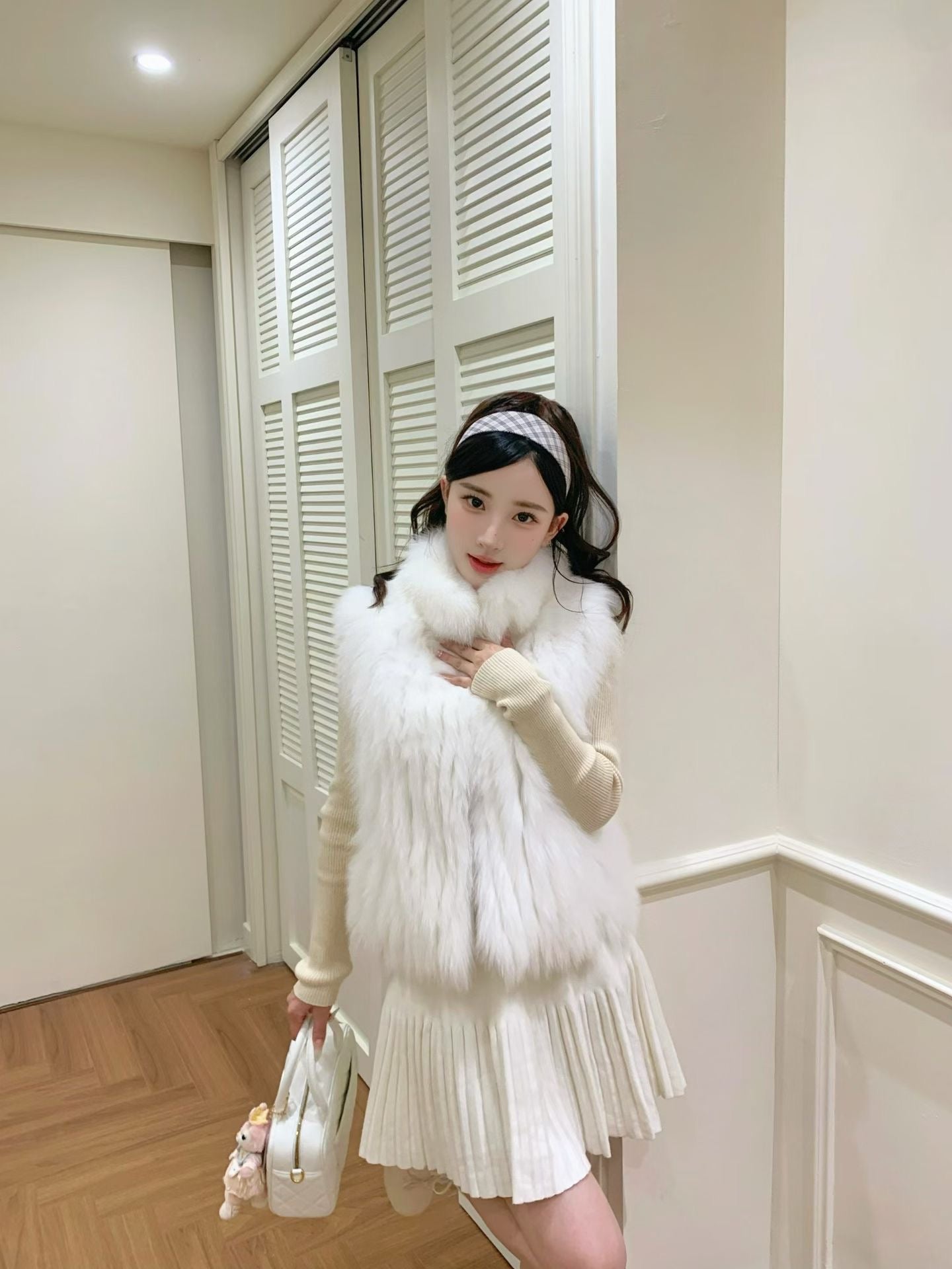[Luxury] Elegant Fluffy Fox Fur Vest
