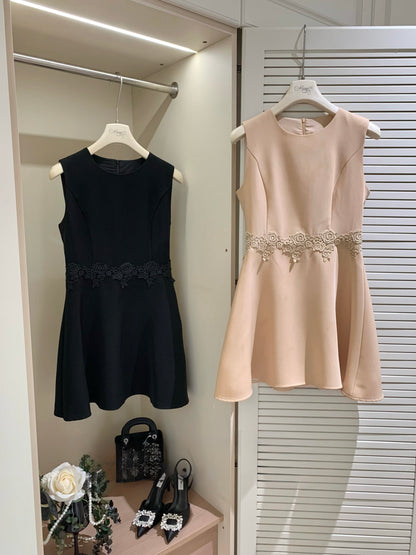 [Stylish] Flattering Designer Dress (Q1053)
