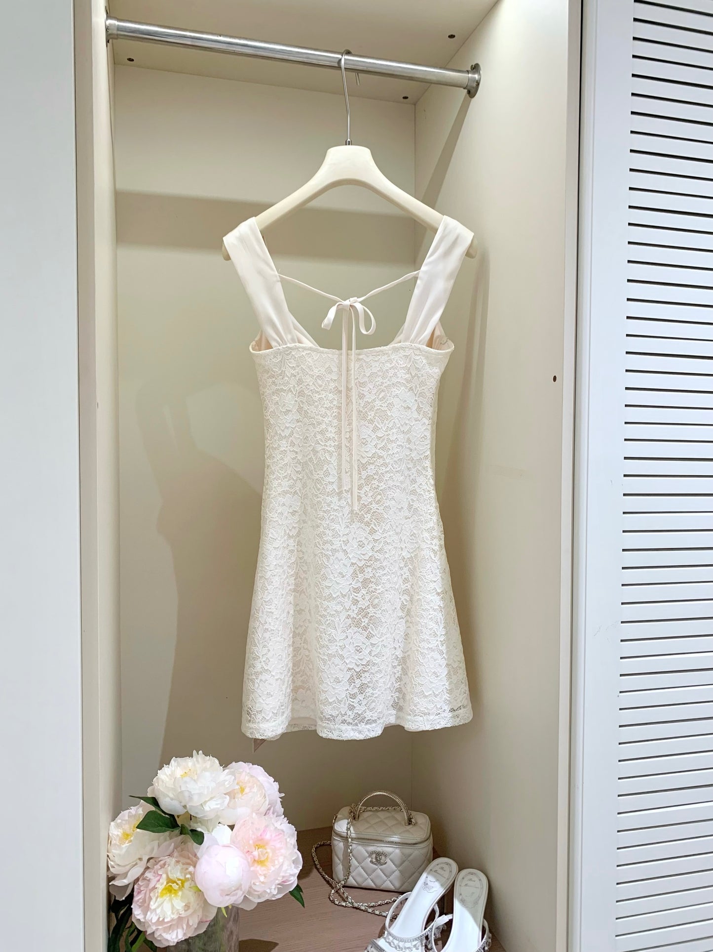 [Coquette] Back-Tie Sleeveless Lace Slip Dress (Q1199)