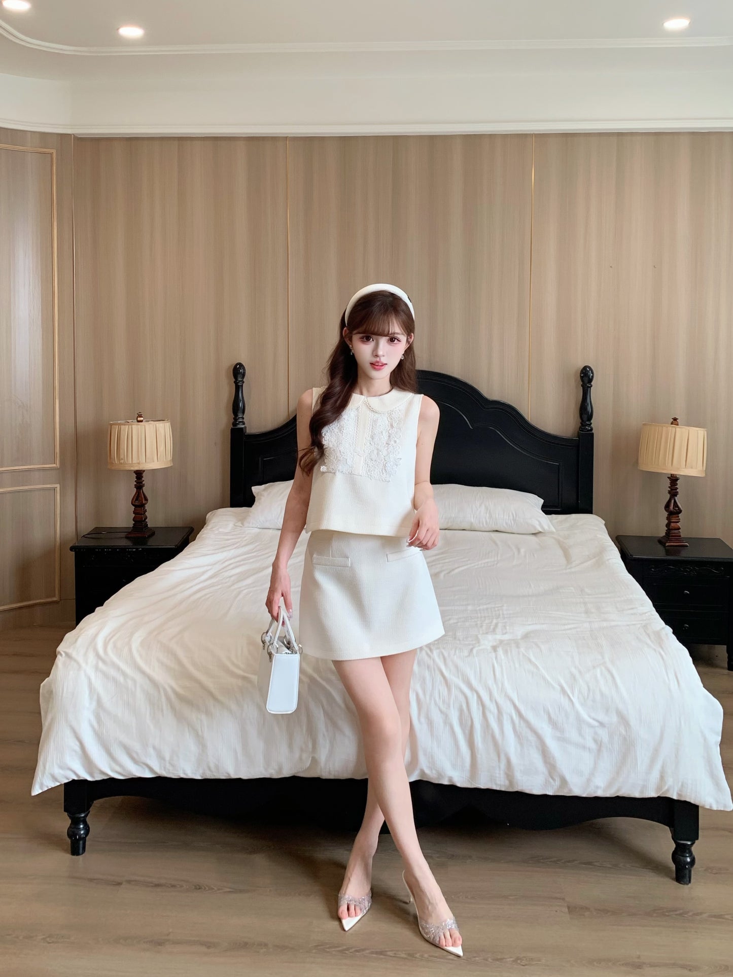 [Celebrity] Embroidered Short-sleeve Top + Skirt Set (Q1103)