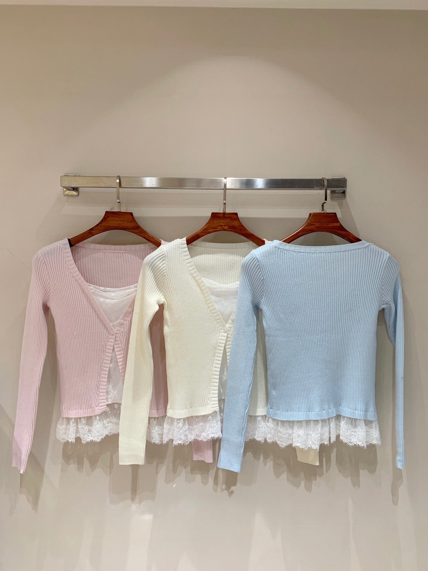 [Versatile] Lace V-neck Knitted Top