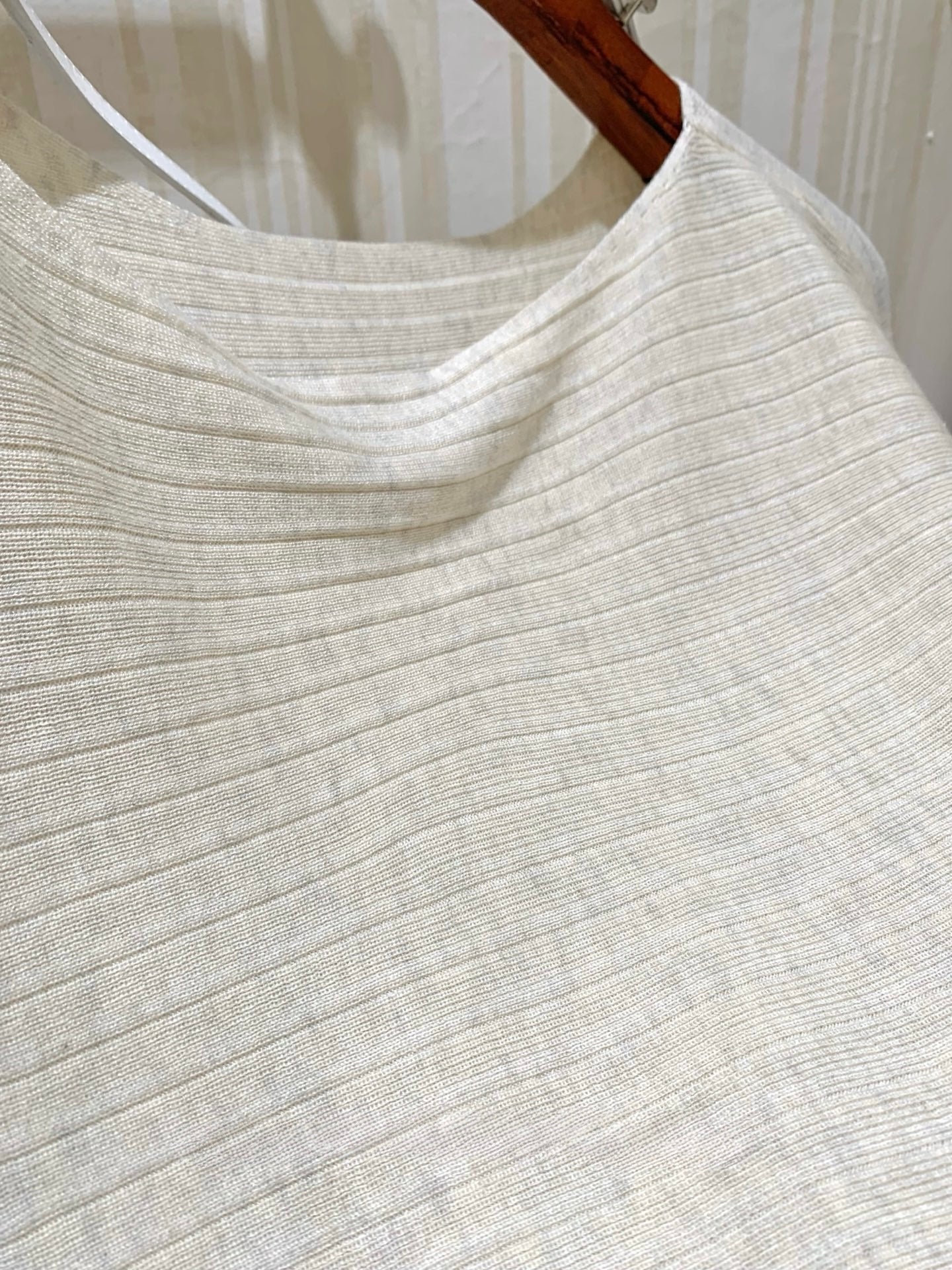 [Dating] Off-Shoulder Batwing Knit Top with Belt (QH-022)