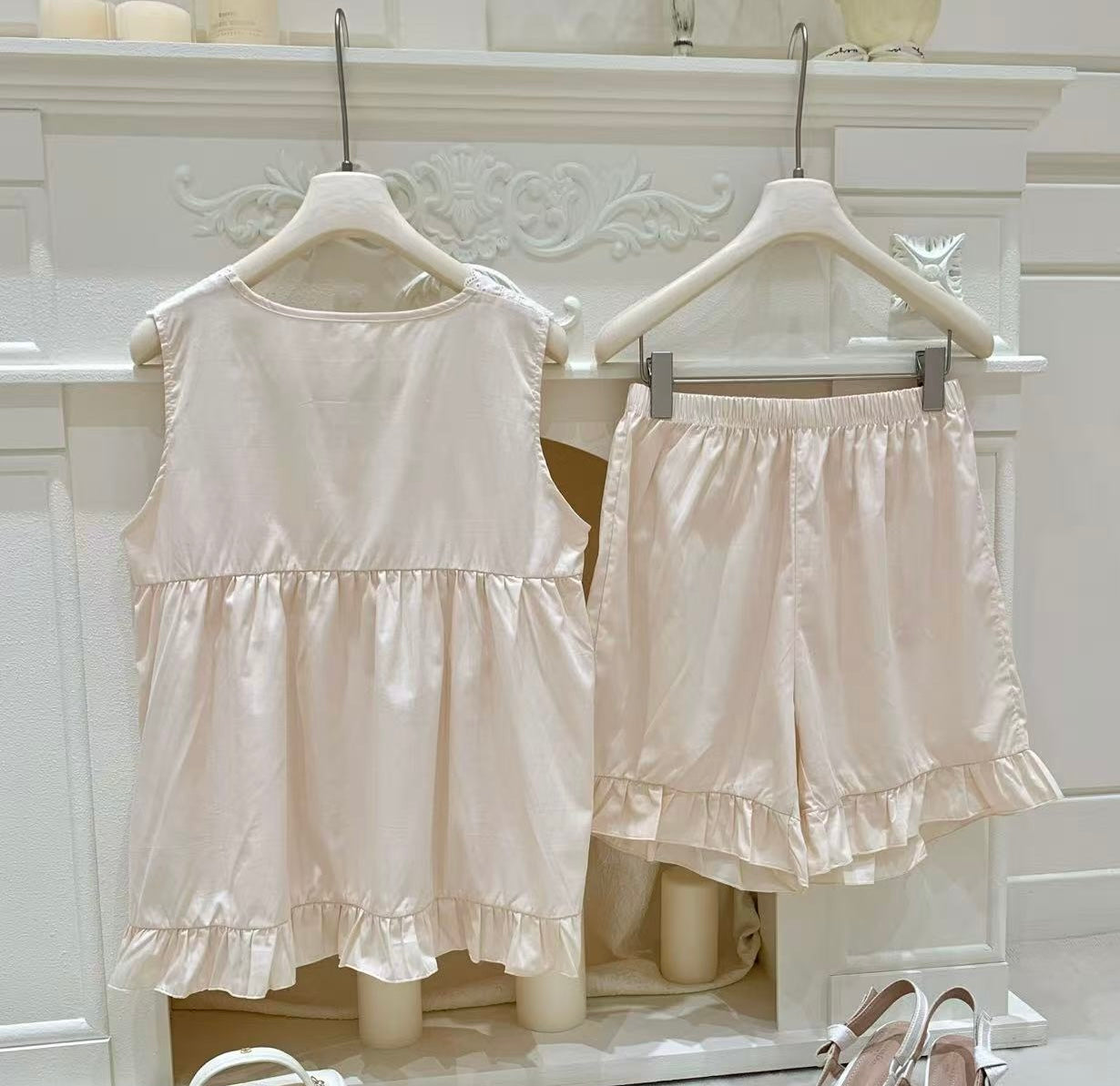 [Pajamas] Cream Lace Bow Detail 2-Piece Pajama Set (SY066)