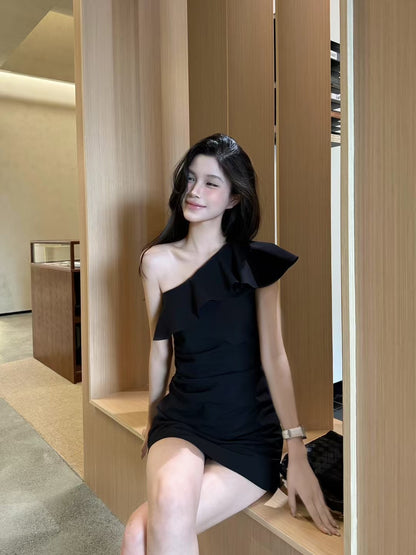 [Celebrity] Off-shoulder Designer Dress