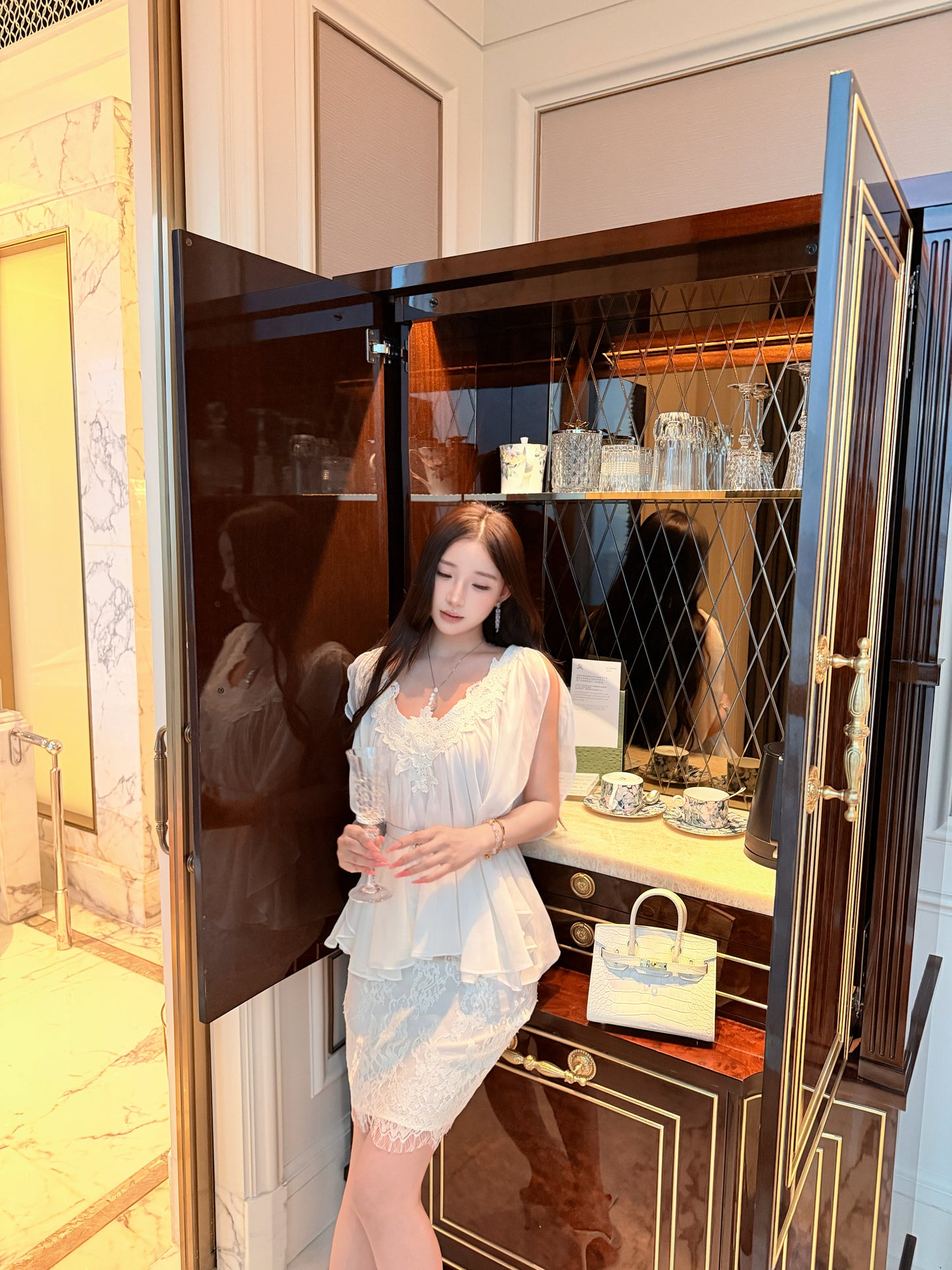 [Coquette] Chiffon Lace V-neck Blouse with Belt (Q1209)
