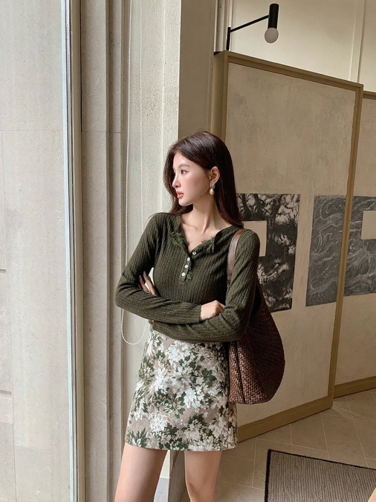[Versatile] V-Neck Lace Basic Top