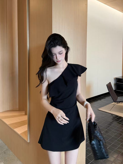 [Celebrity] Off-shoulder Designer Dress