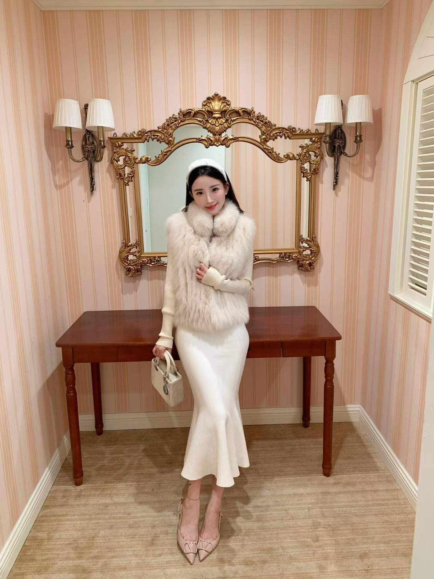 [Luxury] Elegant Fluffy Fox Fur Vest