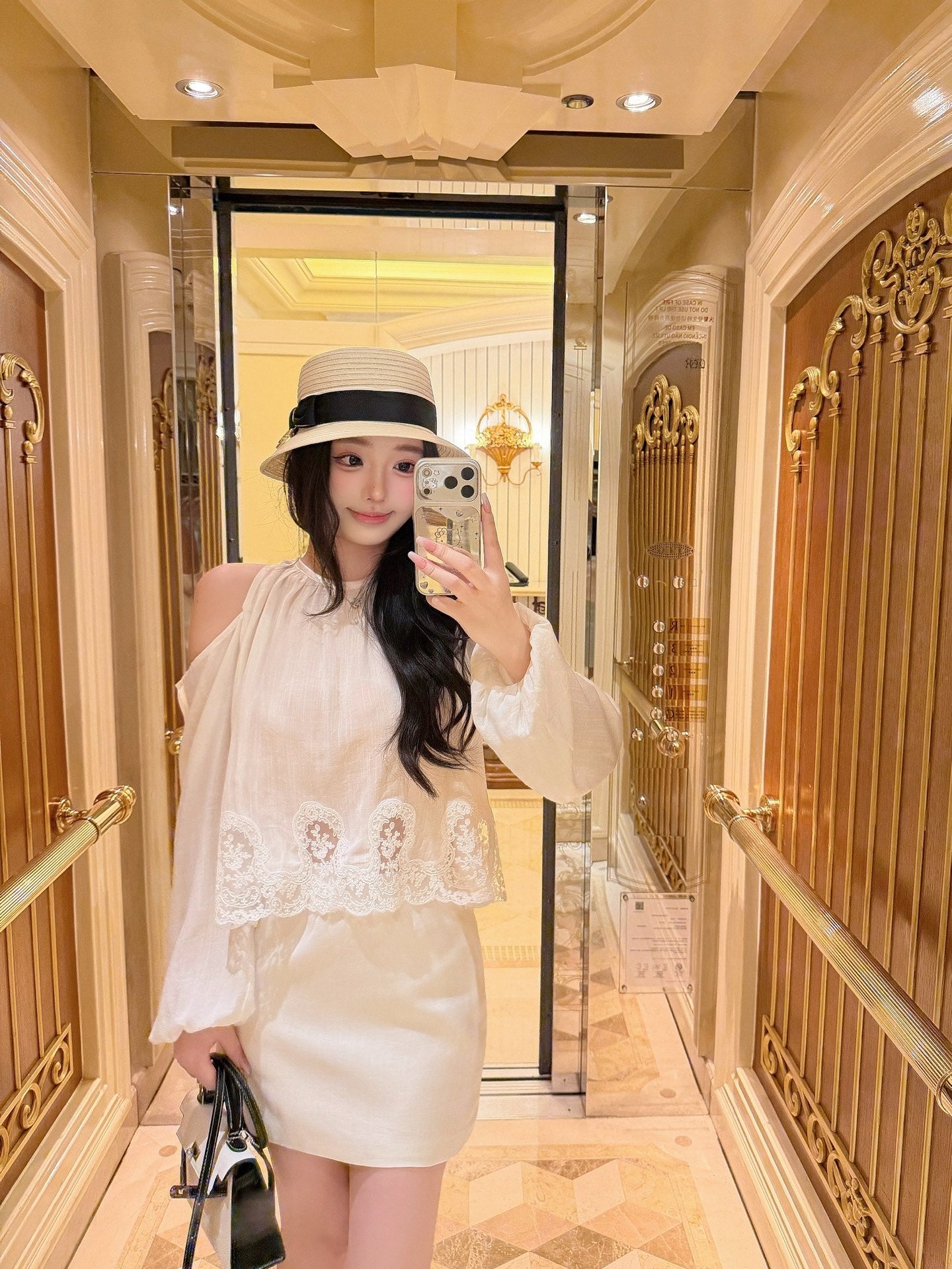 [Vacation] Halter Off-Shoulder Top and Skirt Two-Piece Set (Q1358)