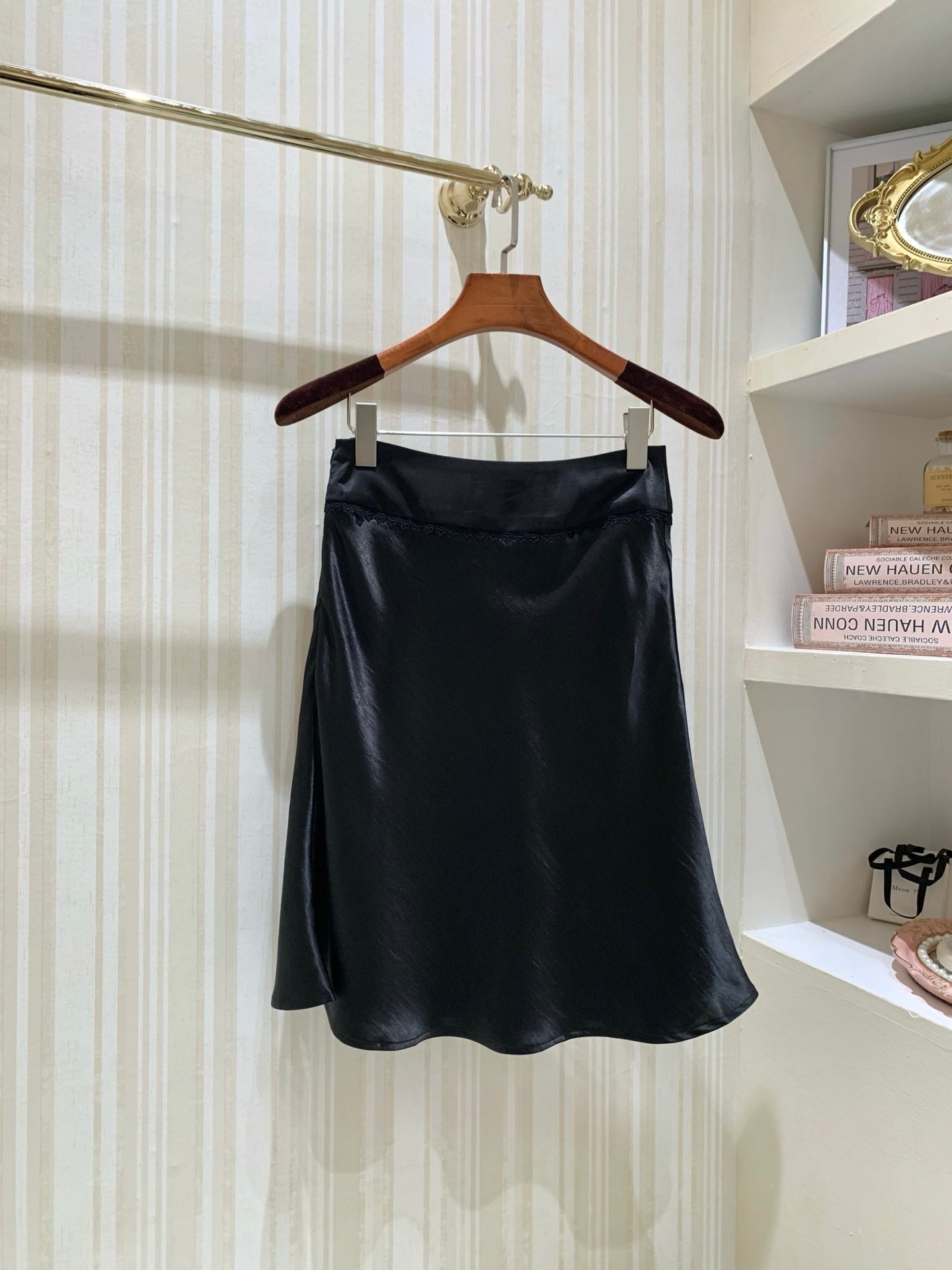 [Elegant] Lace Trim Satin High-Waist Midi Skirt (Q1355)