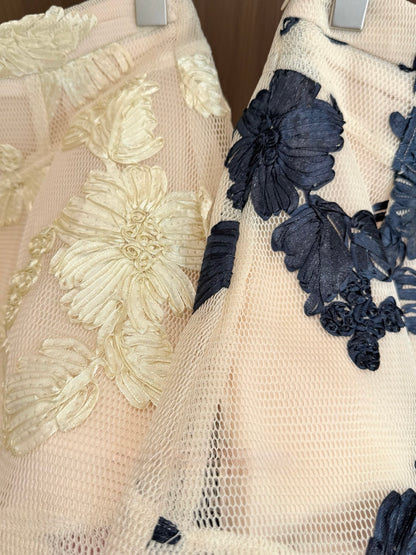 [Bestseller] French Heavy Floral Embroidery Mini Skirt (Q1389)
