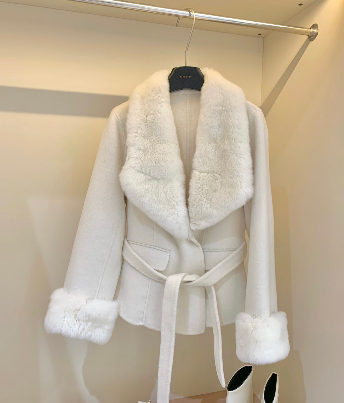 ⁠[Stylish] Fox Fur Collar Belted Double-Faced Wool Short Coat (YRDY-022)⁠