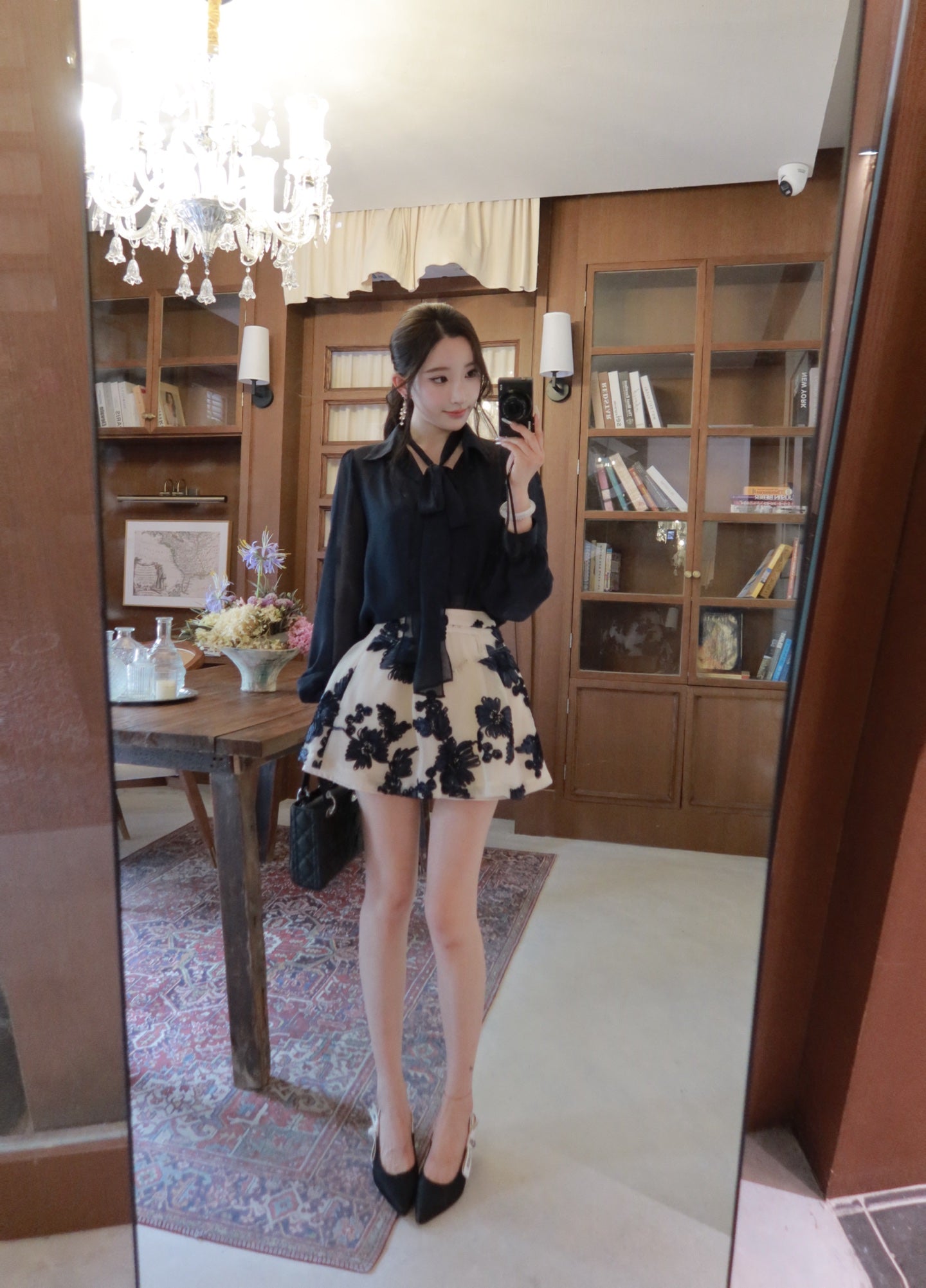 [Bestseller] French Tie-Neck Bow Chiffon Blouse (Q1382)