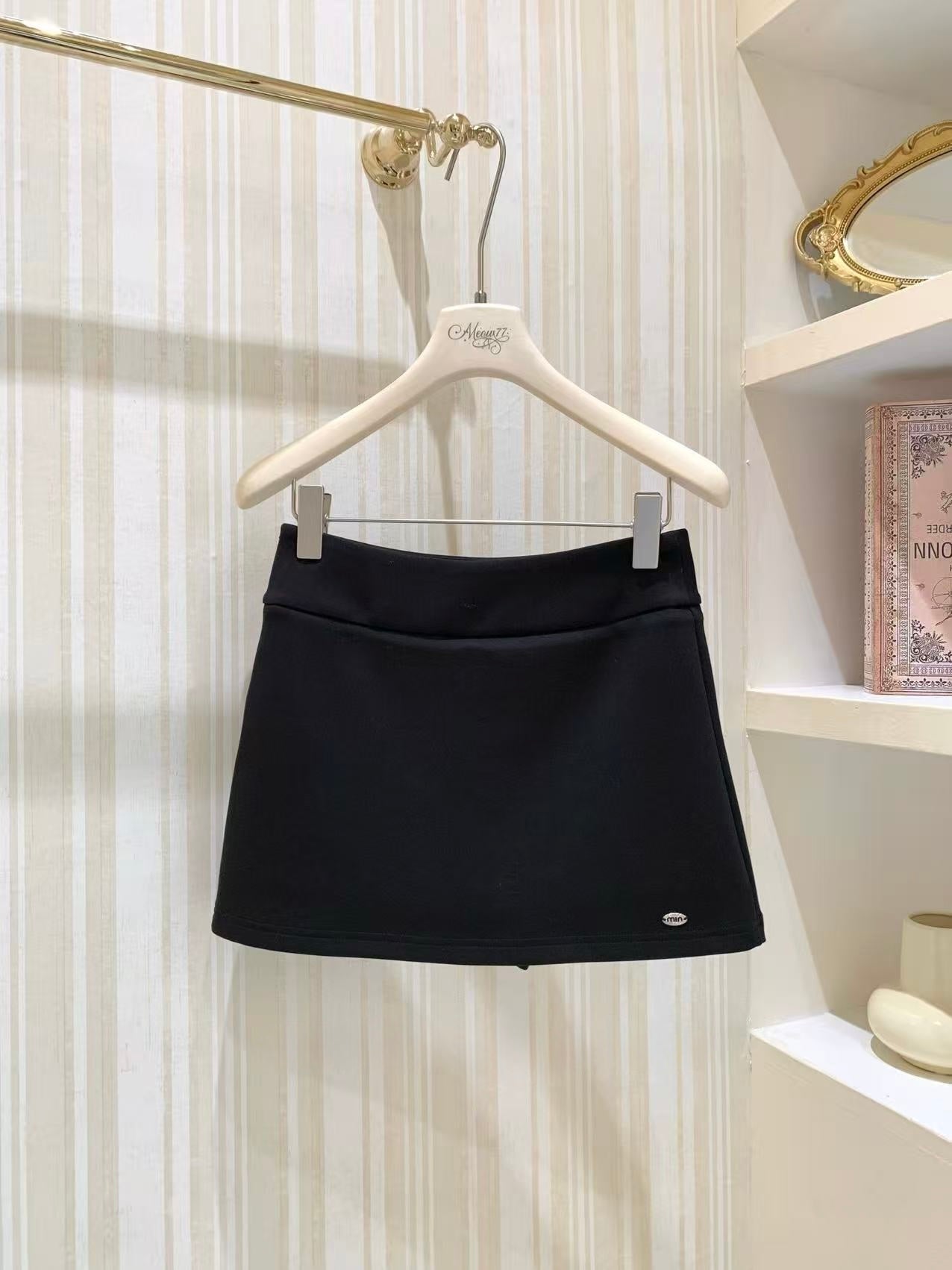 [Coquette] No-See-Through Bodycon Skirt with Built-in Shorts (Q091)