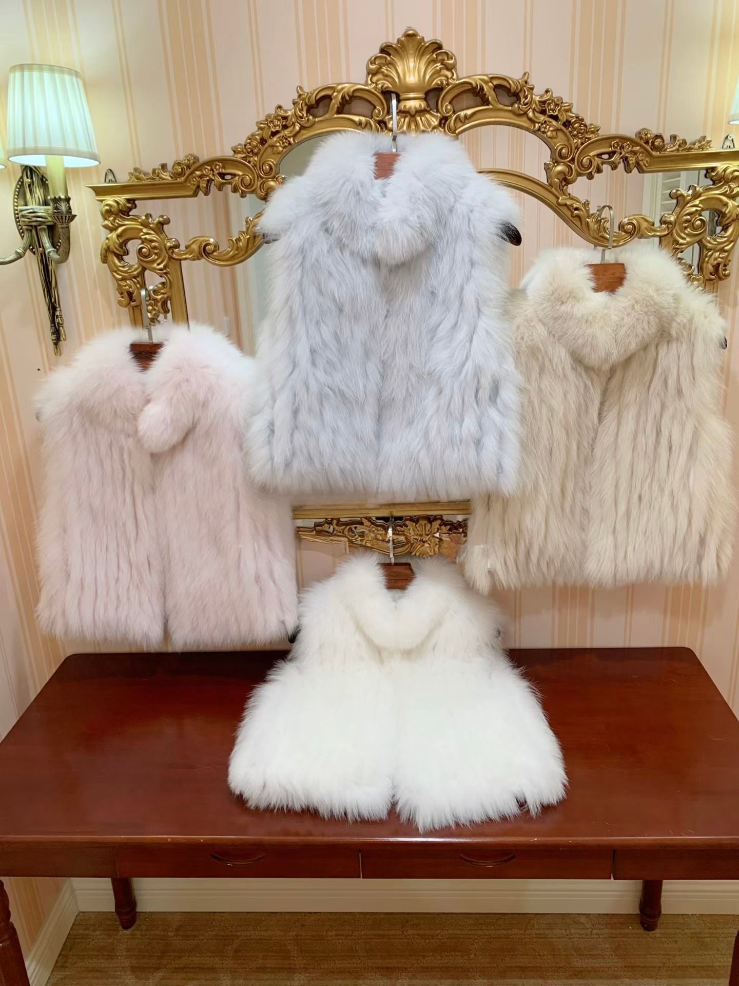 [Luxury] Elegant Fluffy Fox Fur Vest