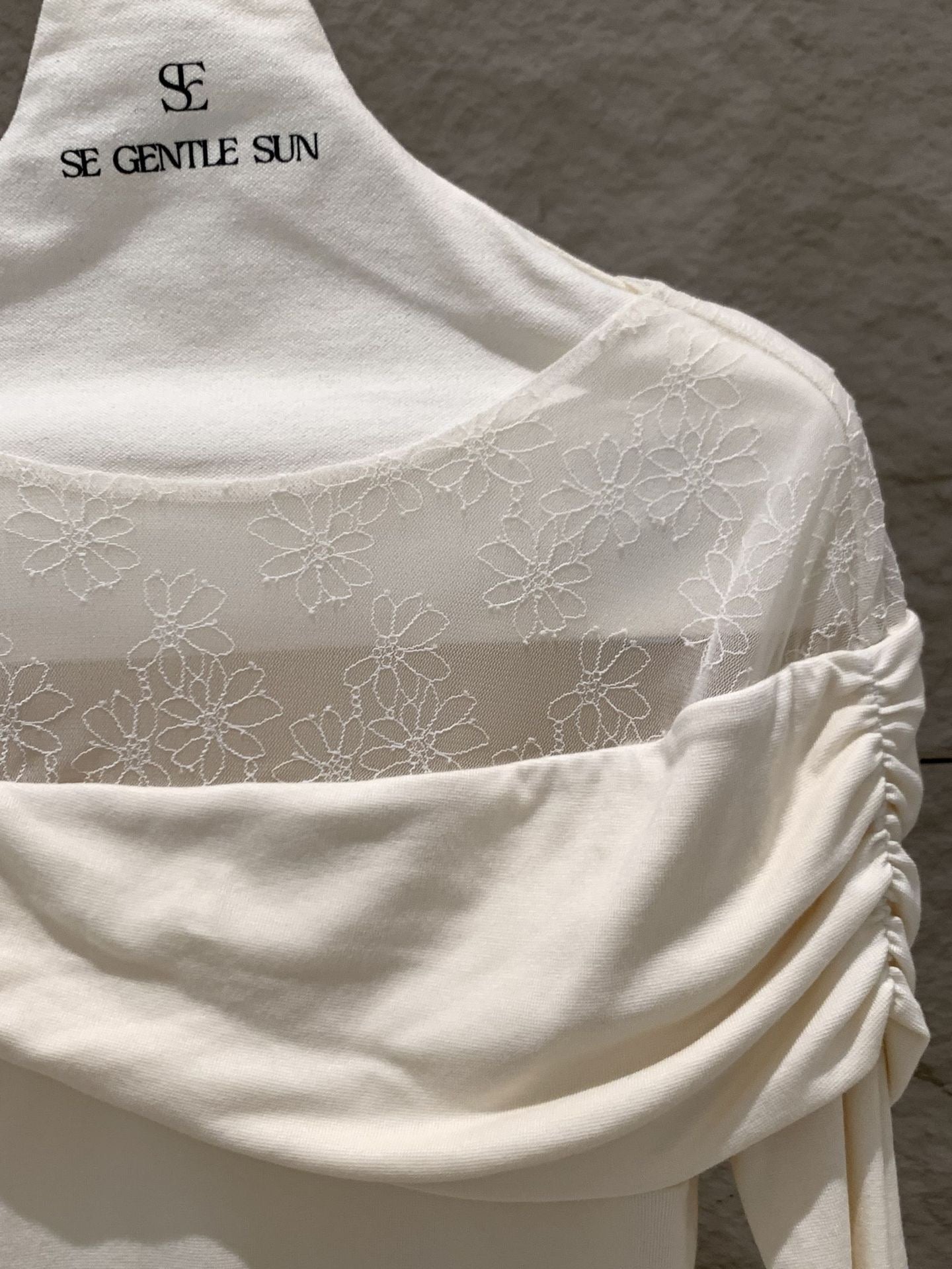 [Stylish] White Label Lace 28%Wool Top