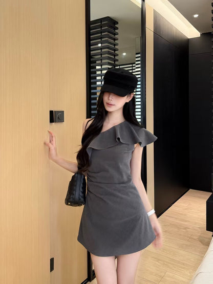 [Celebrity] Off-shoulder Designer Dress