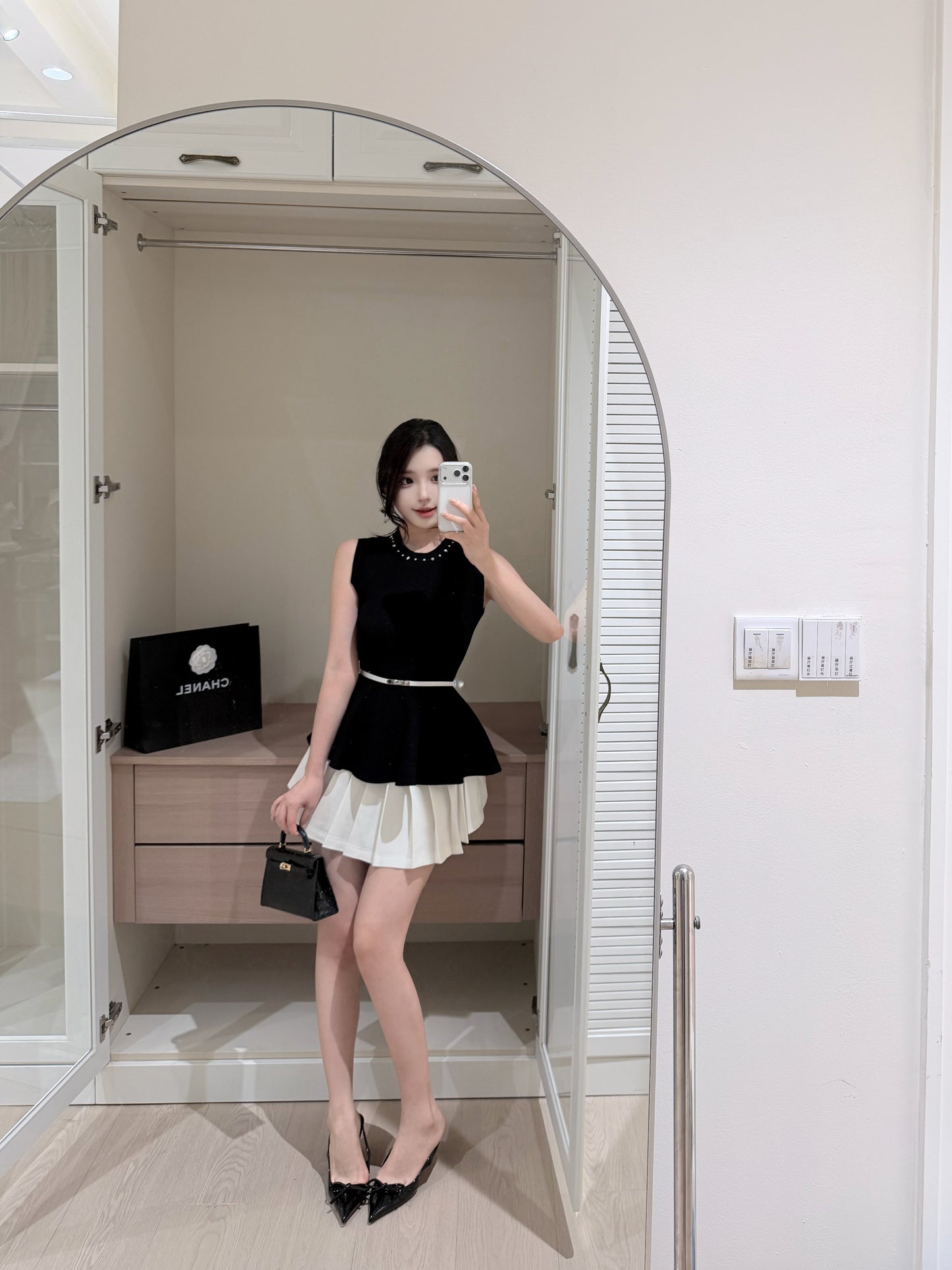 [Chic] Low Rise Pleated Schoolgirl Skirt (QF085)