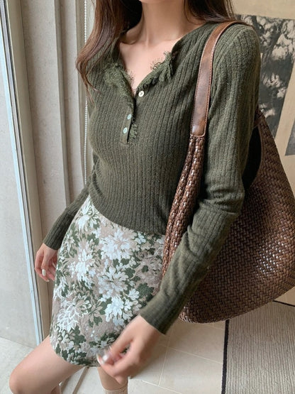 [Versatile] V-Neck Lace Basic Top