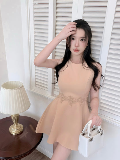[Stylish] Flattering Designer Dress (Q1053)