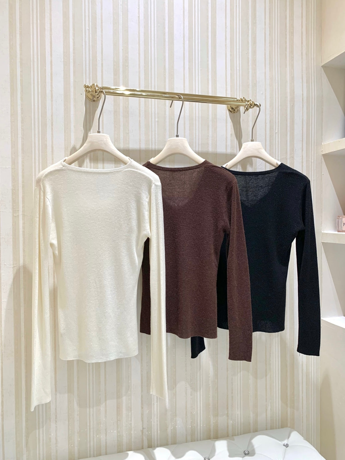 ⁠[Chic] Lace Trim V-Neck Bow Knit Base Top (QH-115)⁠