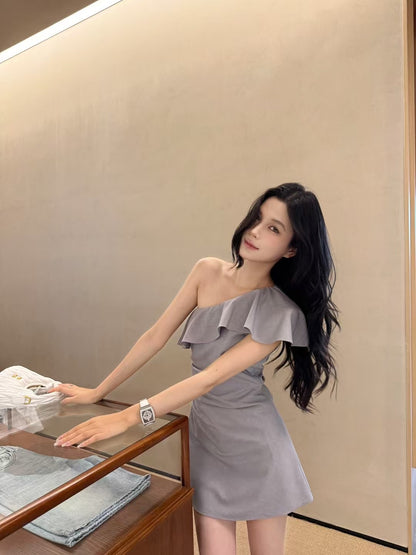 [Celebrity] Off-shoulder Designer Dress