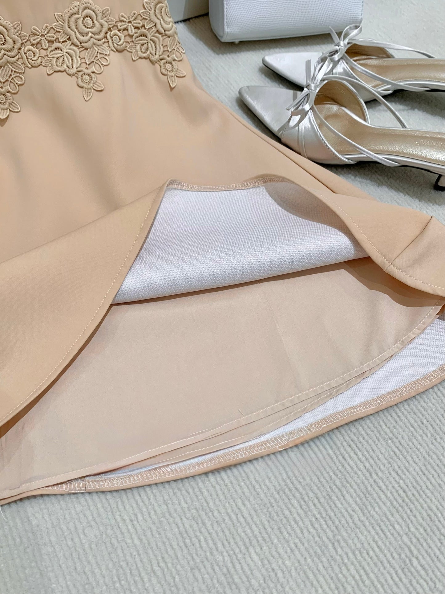 [Stylish] Flattering Designer Dress (Q1053)