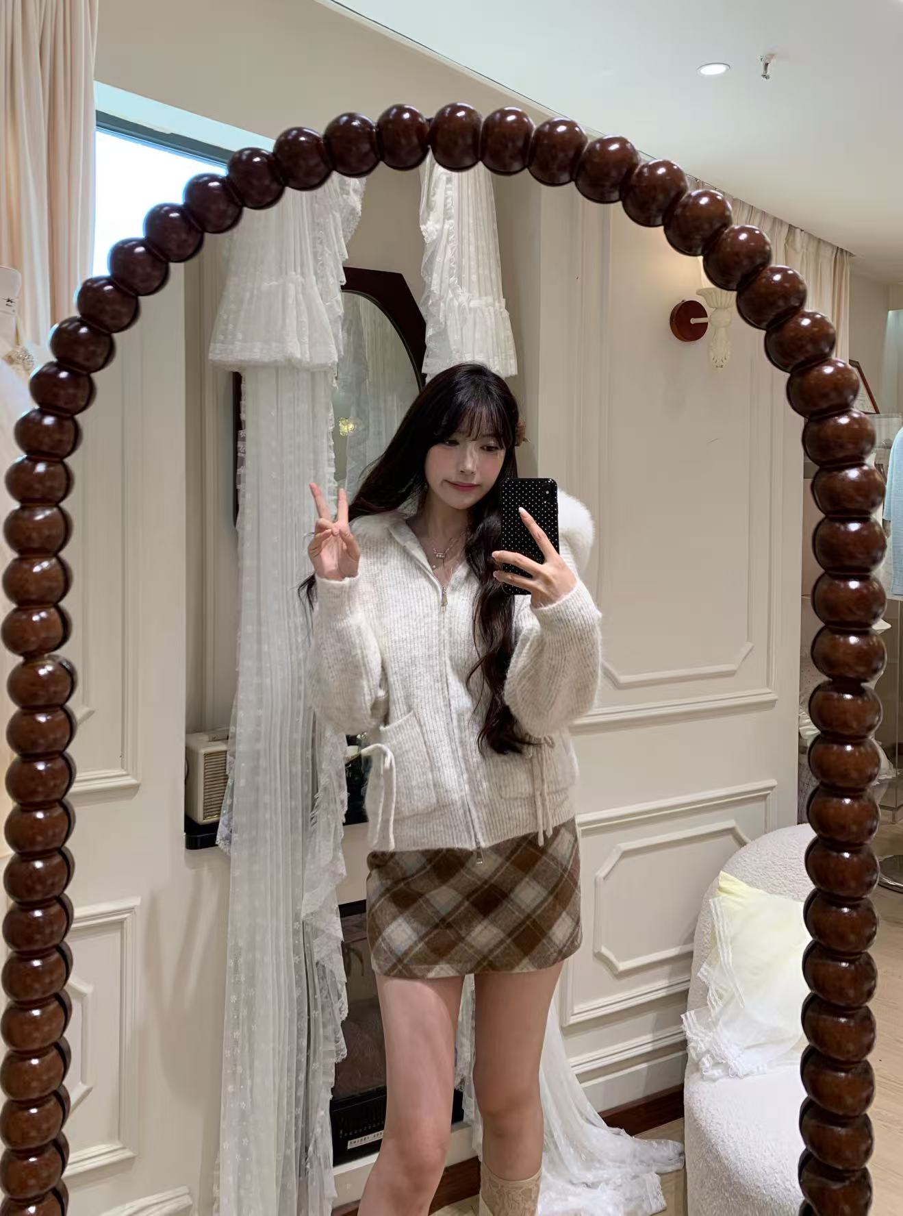 [Girly] 100% Wool Zip-up Sweater (Fox Fur Hat)