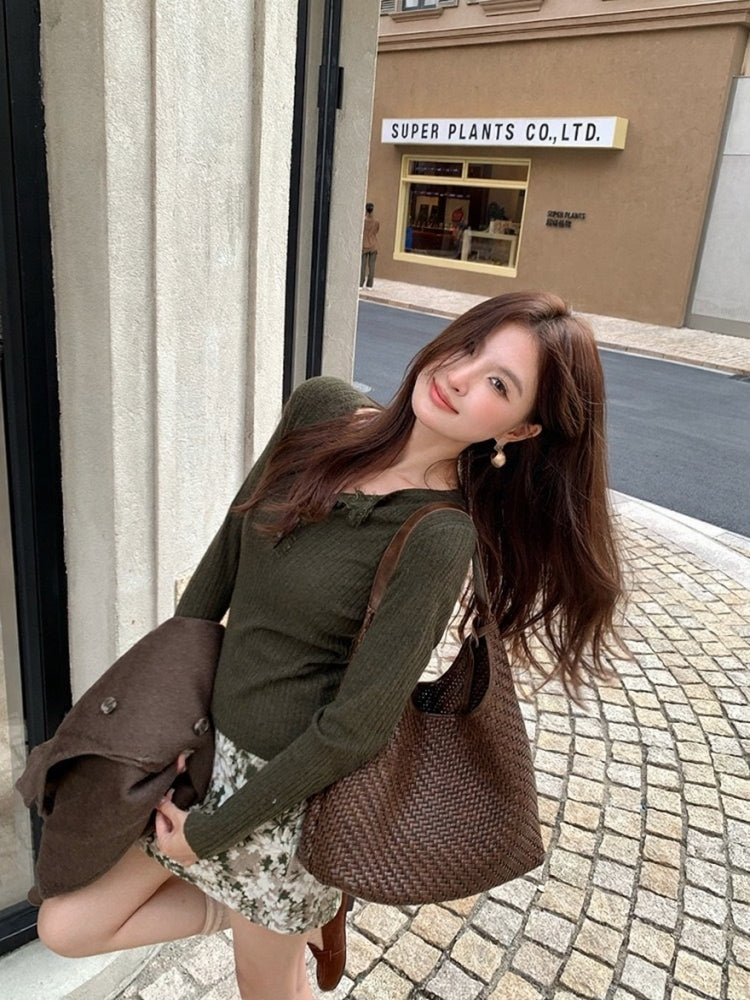 [Versatile] V-Neck Lace Basic Top