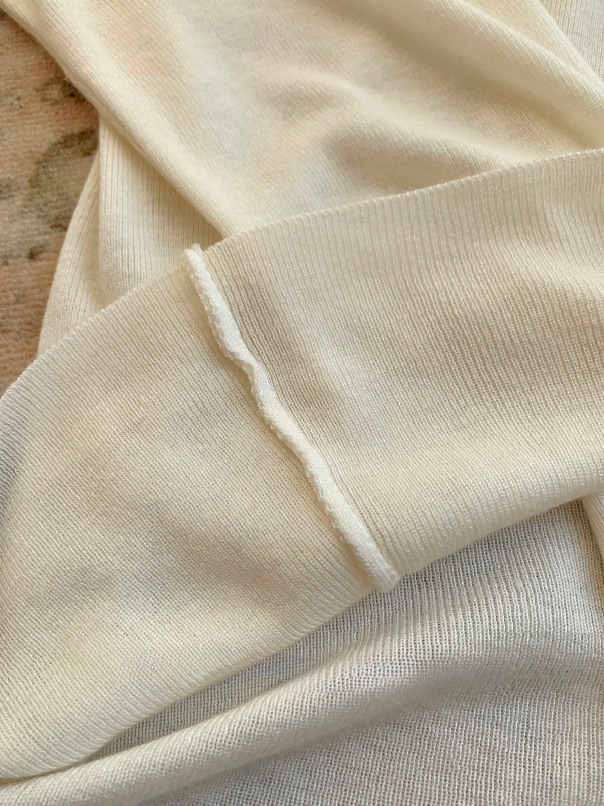 ⁠[Chic] Lace Trim V-Neck Bow Knit Base Top (QH-115)⁠