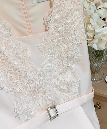 [Elegant] Sleeveless V-Neck Lace Cocktail Dress (Q1210)