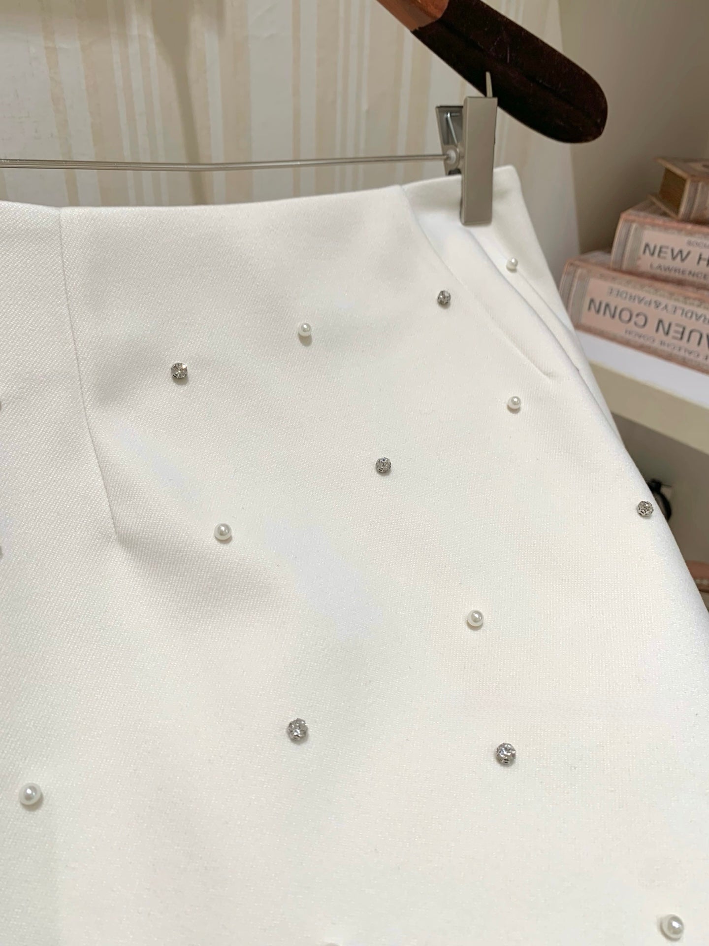 [Luxury] Pearl Embellished Mini A-Line Skirt (906-1)⁠