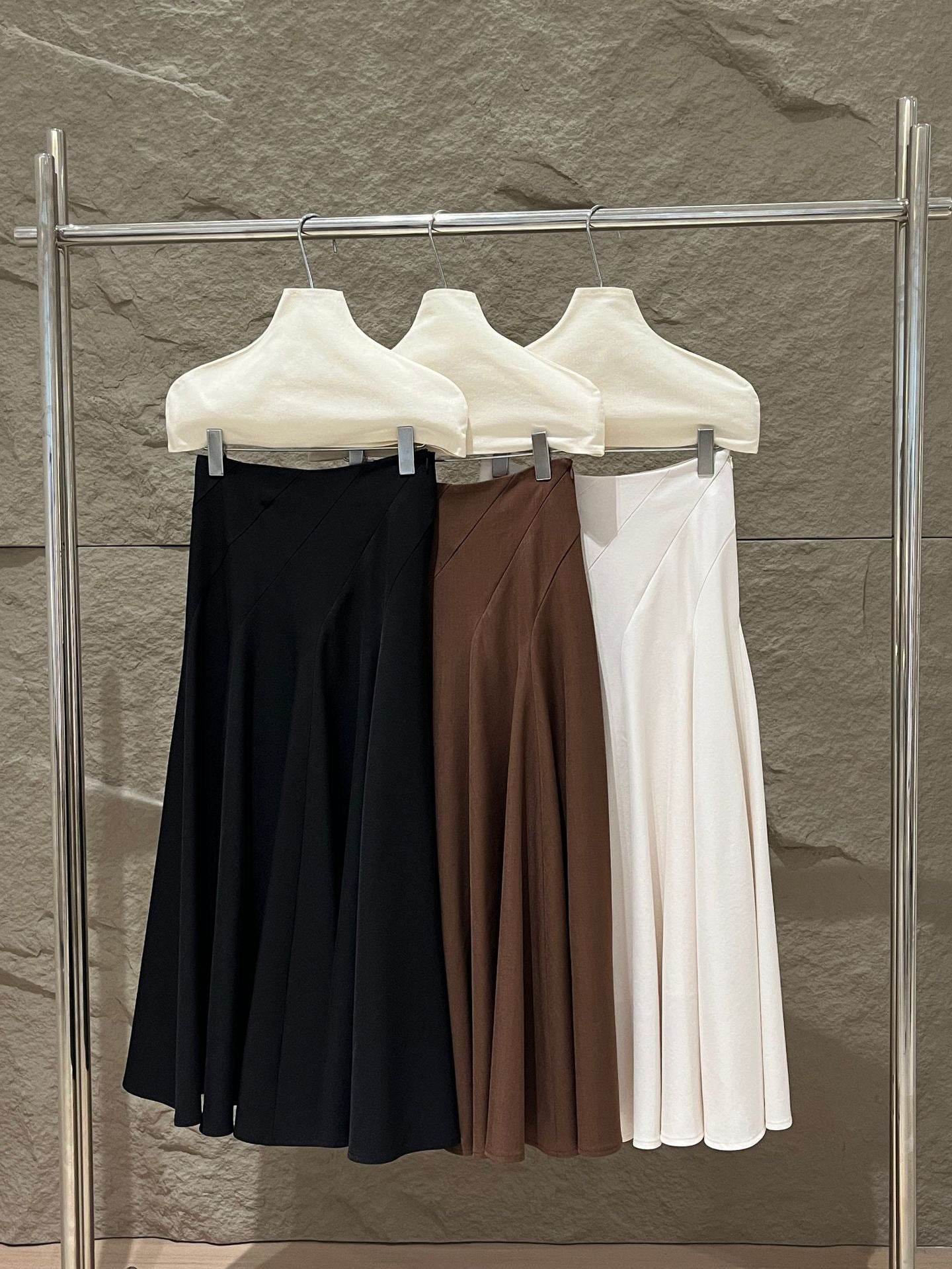 [Versatile] Elegant Midi Skirt