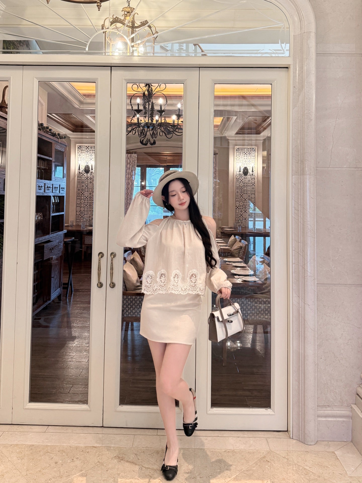 [Vacation] Halter Off-Shoulder Top and Skirt Two-Piece Set (Q1358)