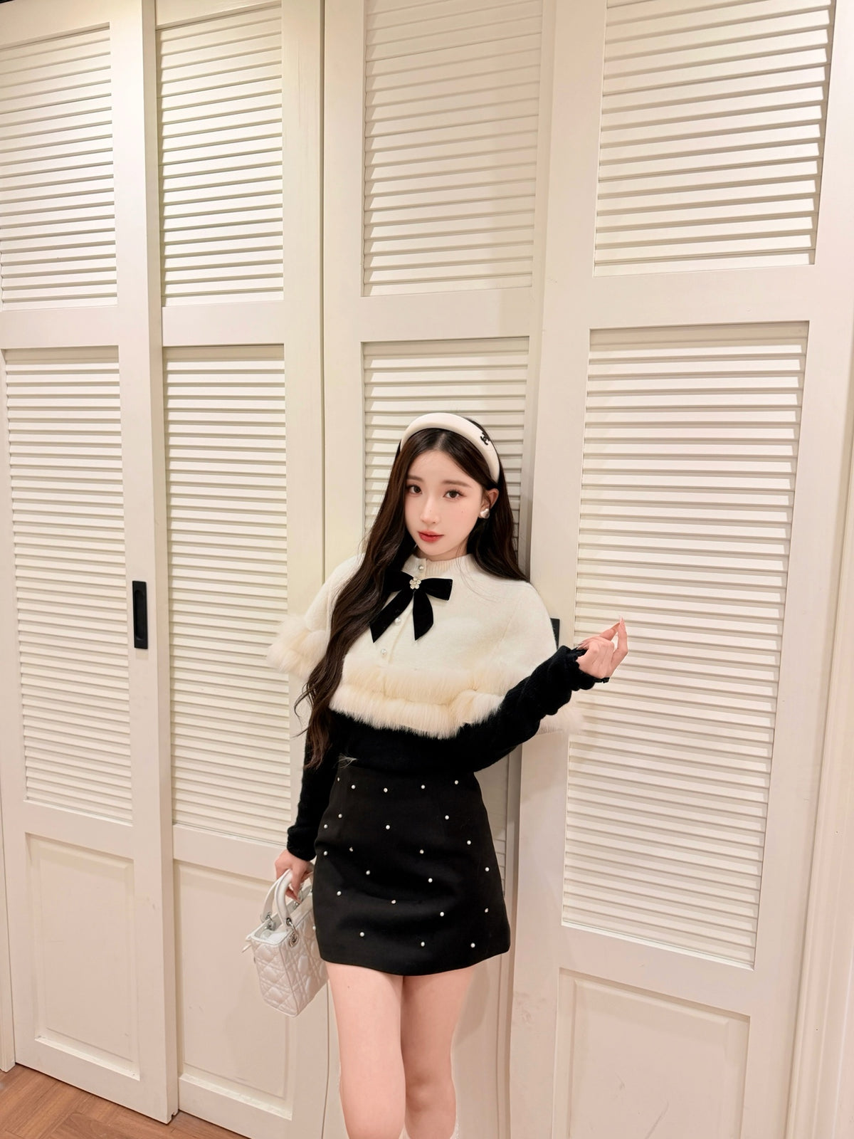 [Elegant] Fox Fur Trim Velvet Bow Cape (QH-081)