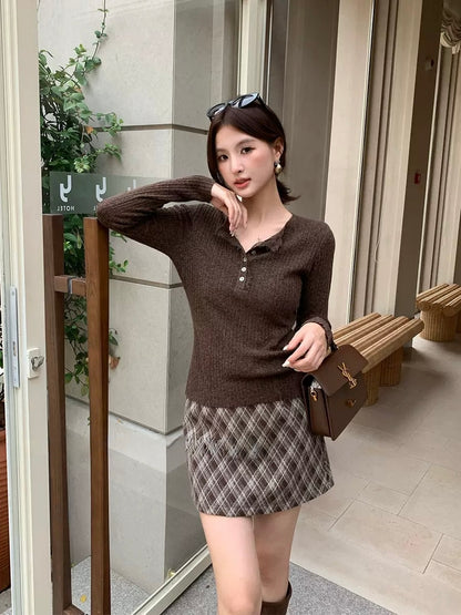 [Versatile] V-Neck Lace Basic Top
