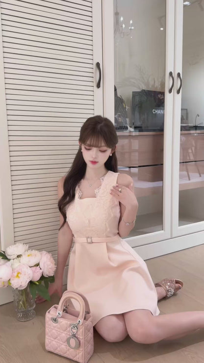 [Elegant] Sleeveless V-Neck Lace Cocktail Dress (Q1210)